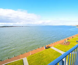 Photo 4 - Harbour Island 305L