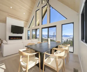 Photo 2 - Sky House