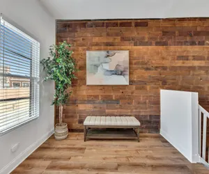 Photo 5 - Bright Modern 4Bd 2Ba in the Heart of Wrigleyville