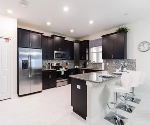 Photo 5 - Refreshing 6 Bed Pool Home with Game Room Pool/Spa