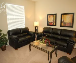 Photo 2 - Beautiful Renovated 6 Bed Pool Home