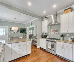 Photo 4 - Chic Bungalow in Plaza Midwood