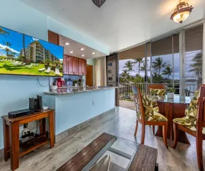 Photo 3 - Gorgeous Oceanfront Condo!  - Kamaole Nalu #504