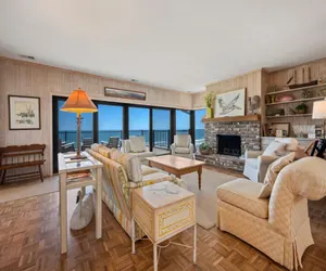 Photo 4 - Penthouse on the Point