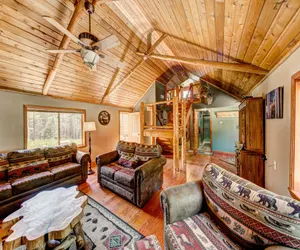 Photo 5 - Longs Peak Cabin - Monthly Long-Term Vacation Rental 30+ Days - Estes Park