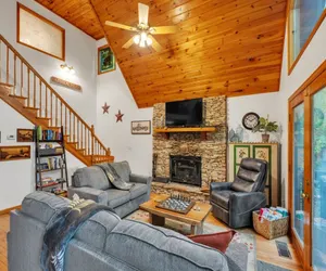 Photo 5 - Lakefront Cabin Bordering Nat Park w/ Hot Tub!