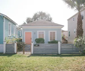 Photo 3 - The Knotty Mermaid 2BR Home in Galveston