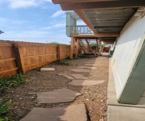 Photo 5 - 3 bedr Home *Waterfront & Boat Slip * Deck * BBQ
