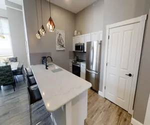 Photo 5 - Luxury 3 BR in Seneca with Breathtaking View!