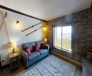 Photo 4 - Relaxing 1BR Hideaway at Top of the World