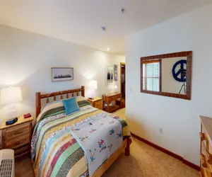 Photo 5 - Peaceful 2BR Highland House in heart of village!