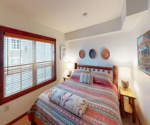 Photo 3 - Peaceful 2BR Highland House in heart of village!