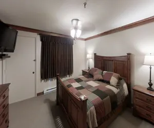 Photo 3 - Cozy 2BR Retreat in Mountain Lodge