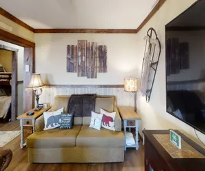 Photo 4 - Inviting 3BR Alpine Retreat at Summit
