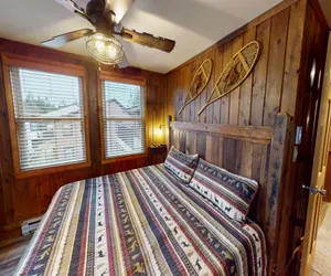 Photo 5 - Escape the Mundane in this Cozy 2BR Treetop