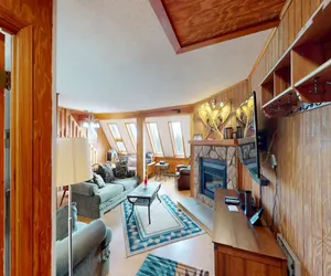 Photo 3 - Cozy 4BR at Leatherbark - room for everyone!