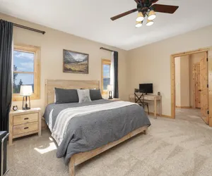 Photo 4 - Grand Chalet at Grand Lake