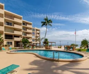 Photo 2 - Darling condo with panoramic views of the Atlantic Ocean