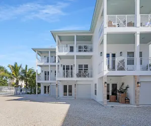 Photo 3 - Islamorada home, ocean views, playroom, near Tiki Bar, pool, and boat dockage, ultimate Keys getaway