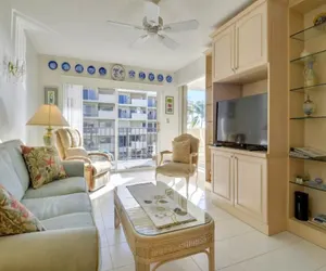 Photo 3 - Exceptional condo with panoramic views of the Atlantic Ocean.