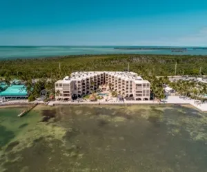 Photo 5 - 1 bedroom unit with a nice view of the Florida bay.