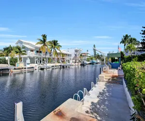 Photo 5 - Delightful vacation home located in the popular Islamorada neighborhood of Port Antigua.