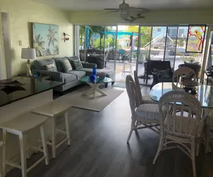 Photo 4 - ParroteyesLower