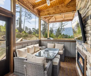 Photo 5 - Hatcher Mountain Hideaway