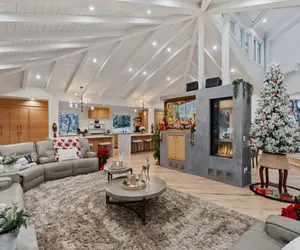 Photo 2 - Exclusive Resort Escape: Heated Pool, Spa & Pickleball