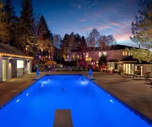 Photo 4 - Exclusive Resort Escape: Heated Pool, Spa & Pickleball