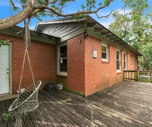 Photo 5 - Cozy Family Retreat with Spacious Yard