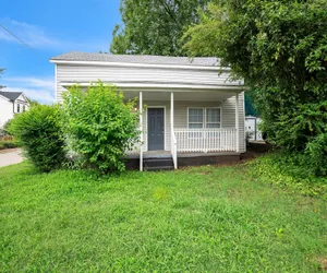 Photo 2 - Sleek 4BR Home in Raleigh – Fully Renovated