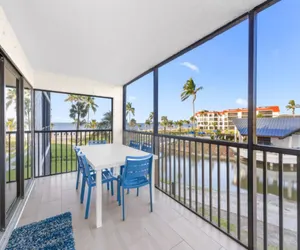 Photo 2 - Pointe Santo E21