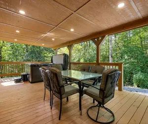 Photo 2 - Cabin On A Hill