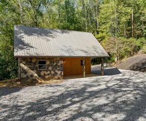 Photo 3 - Cabin On A Hill