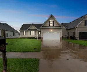 Photo 2 - Charming Family Retreat with Spacious Yard