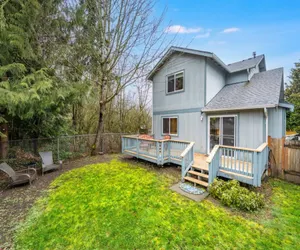 Photo 2 - Charming 3BR Home in the Heart of Olympia