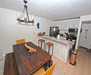 Photo 4 - 2081 Venice Drive, 285