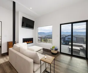 Photo 2 - Scenic Perch