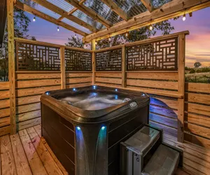 Photo 3 - Wooded Hideaway