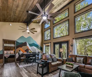 Photo 5 - Wooded Hideaway