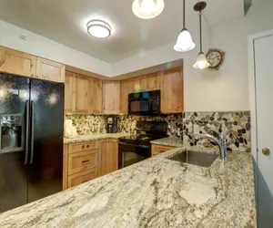 Photo 5 - MP504/MP506H Mountain Plaza 2BR 3BA