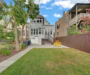 Photo 5 - Charming 3bd Bungalow in Vibrant Andersonville