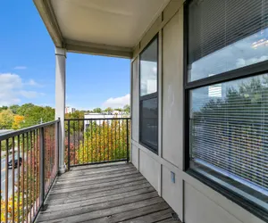 Photo 5 - Stylish Sky Lofts Condo in Historic West End