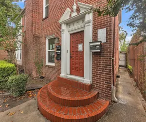 Photo 2 - Stylish Museum Apt 3 Comfort & Culture Combined