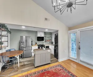 Photo 3 - Stylish Museum Apt 3 Comfort & Culture Combined