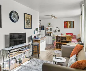 Photo 2 - Quaint Monument Retreat