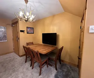 Photo 5 - Lakeside, spacious, modern 2BR - sleeps up to 8