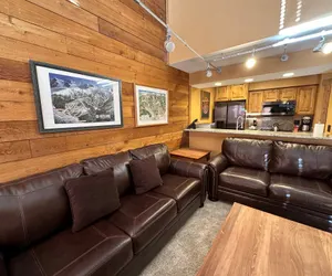 Photo 4 - Lakeside, spacious, modern 2BR - sleeps up to 8