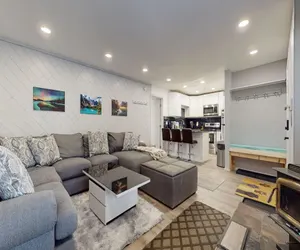 Photo 2 - Sierra Manors #61